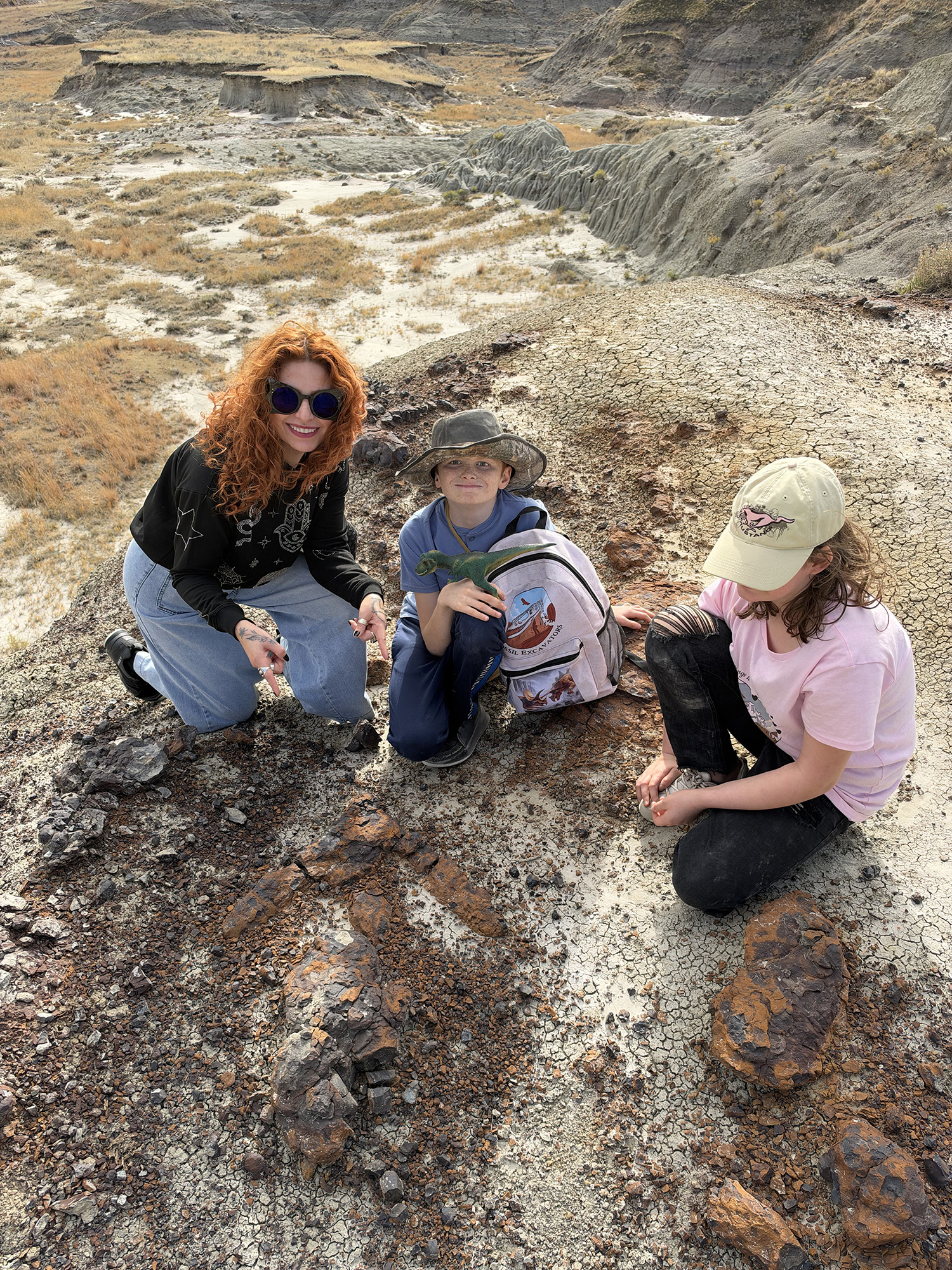 Theropod track fossil hunters.jpg