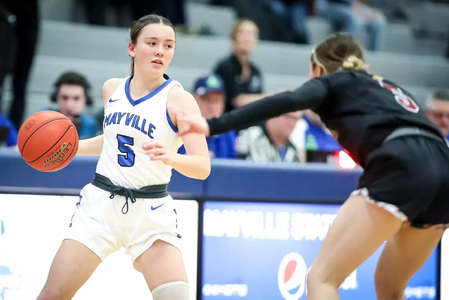 Mackenzie Hughes Basketball.jpg